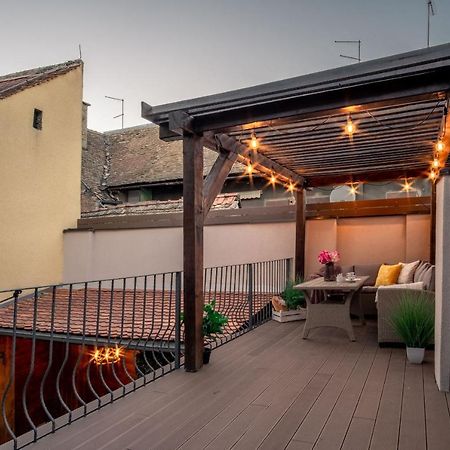 Zollus House Tvrda Apartman Eszék Kültér fotó