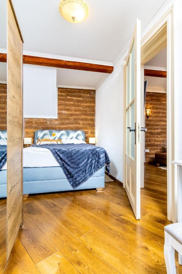 Zollus House Tvrda Apartman Eszék Kültér fotó