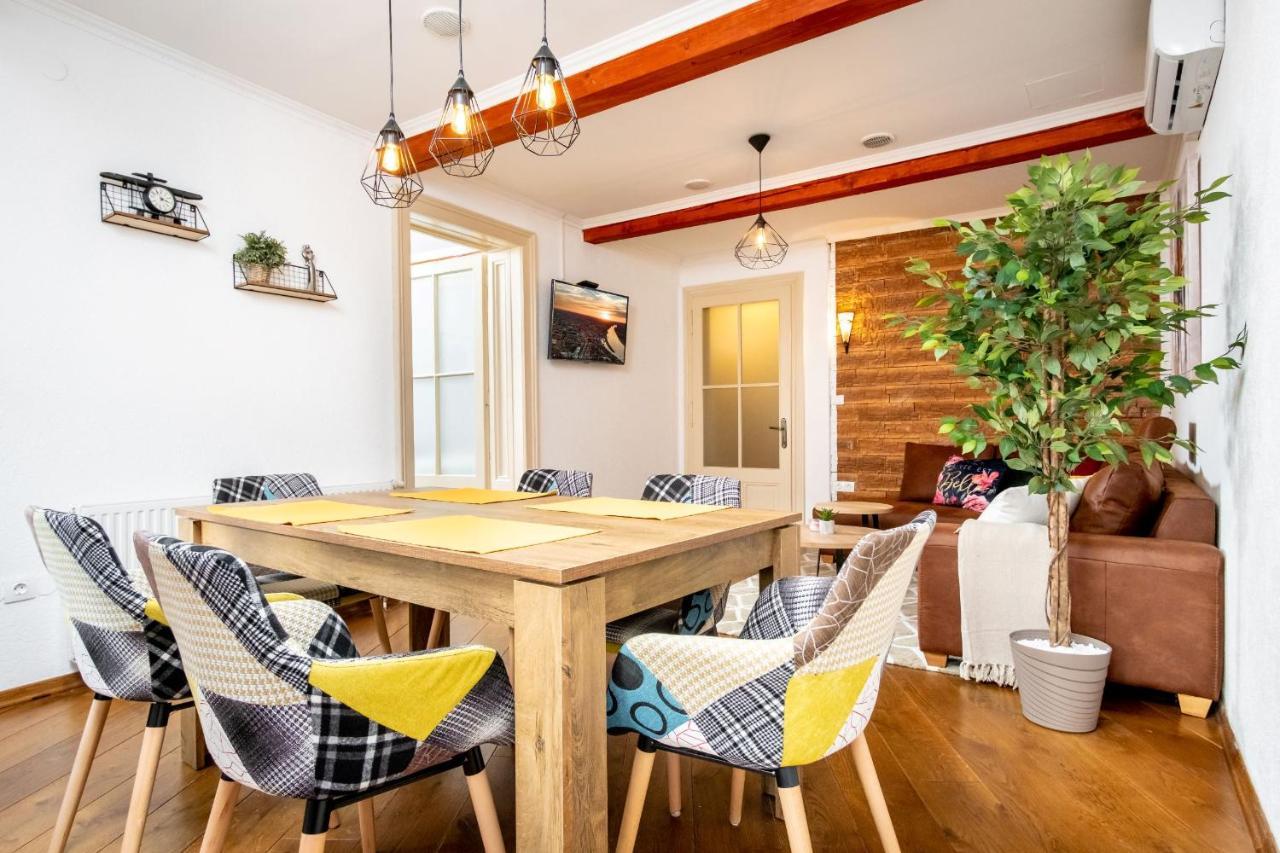 Zollus House Tvrda Apartman Eszék Kültér fotó
