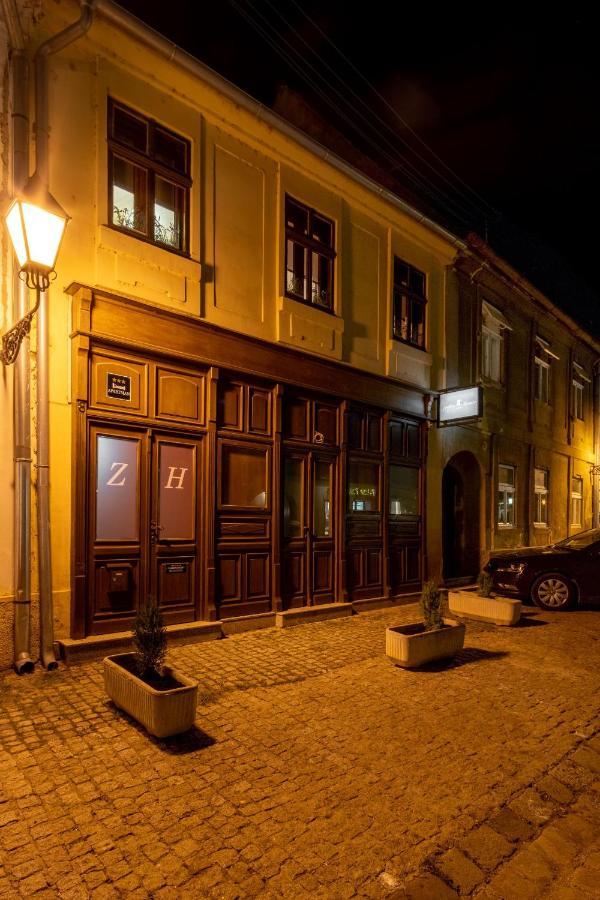 Zollus House Tvrda Apartman Eszék Kültér fotó